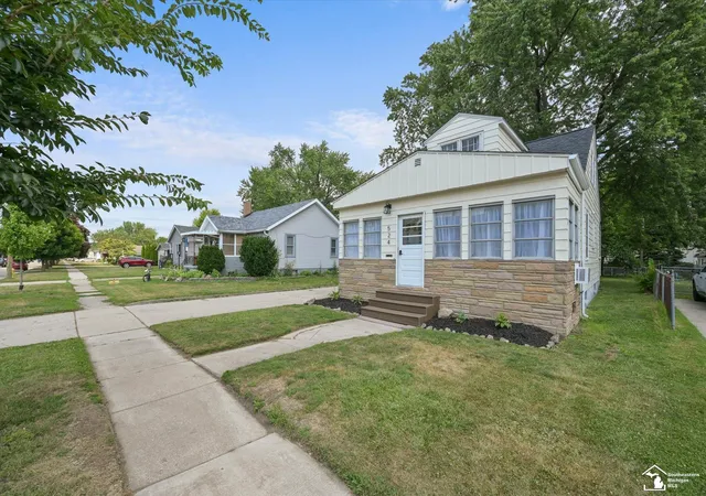 3rd image of 524 N Roessler St, Monroe, MI 48162 | MLS# 57050216842