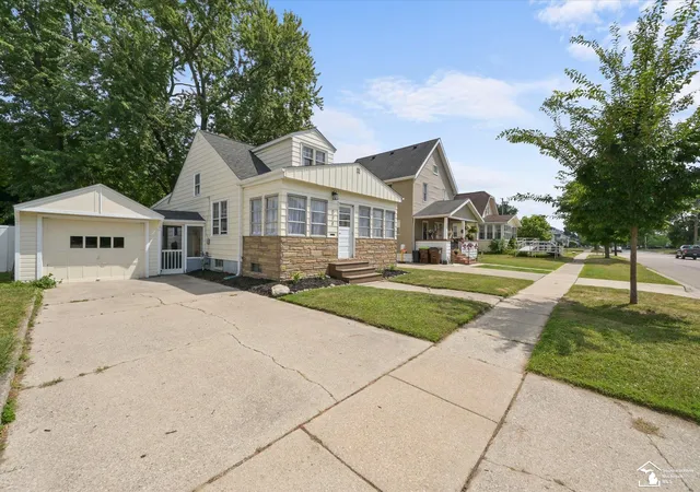 5th image of 524 N Roessler St, Monroe, MI 48162 | MLS# 57050216842