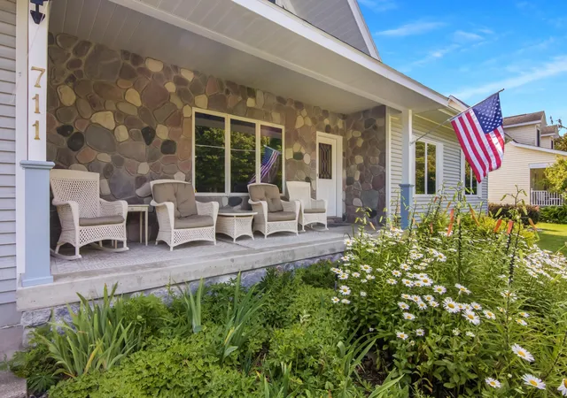 3rd image of 711 S Bayshore Dr, Elk Rapids Township Antrim, MI 49629 | MLS# 78080071755