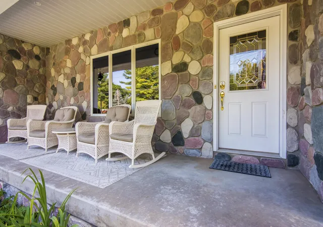 4th image of 711 S Bayshore Dr, Elk Rapids Township Antrim, MI 49629 | MLS# 78080071755