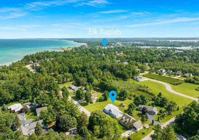 5th image of 711 S Bayshore Dr, Elk Rapids Township Antrim, MI 49629 | MLS# 78080071755