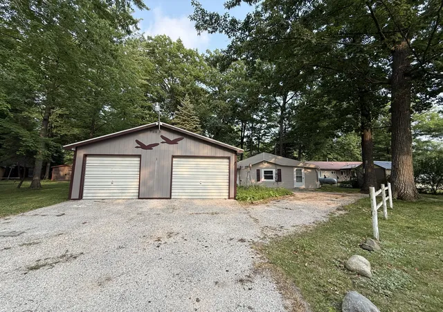 2nd image of 5256 Blueberry Dr, Harrison, MI 48625 | MLS# 72026039705