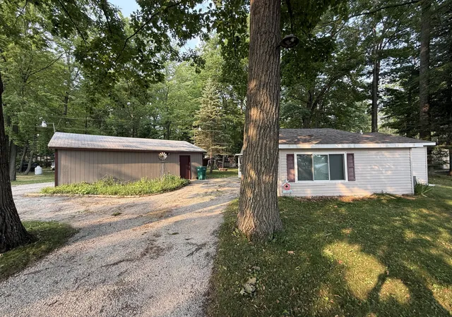 3rd image of 5256 Blueberry Dr, Harrison, MI 48625 | MLS# 72026039705