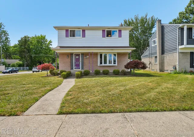 Photo 1 of Sale Pending at 27309 Pierce St, Southfield, MI 48076 | MLS# 20261059783 | Listing updated on 2026-08-14