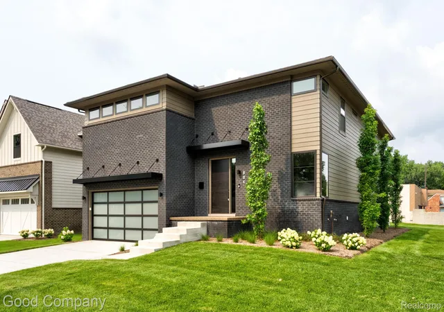 Photo 1 of Single family home for sale at 804 Irving Ave, Royal Oak, MI 48067 | MLS# 20261059791 | Listing updated on 2026-10-07