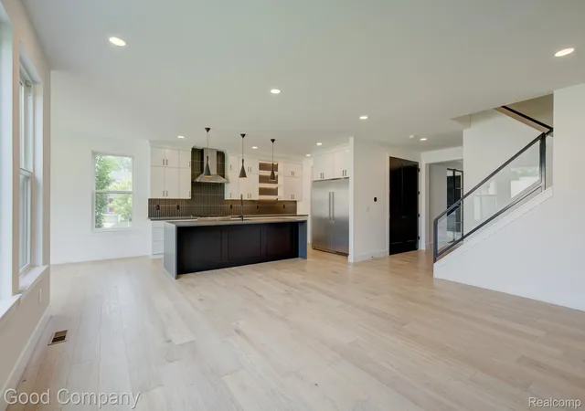 Photo 2 of Single family home for sale at 804 Irving Ave, Royal Oak, MI 48067 | MLS# 20261059791 | Listing updated on 2026-10-07