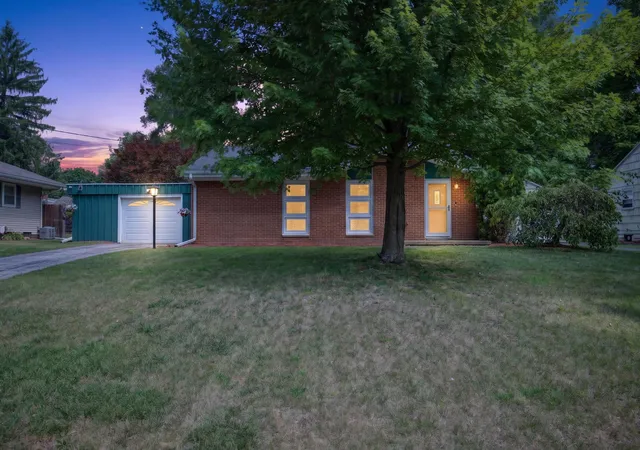 Photo 2 of Single family home for sale at 5486 Sherwood Dr, Jackson, MI 49201 | MLS# 55026039713 | Listing updated on 2026-09-11