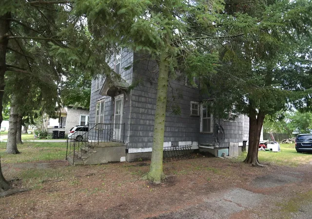 2nd image of 1621 13th Ave, Menominee, MI 49858 | MLS# 65026039709