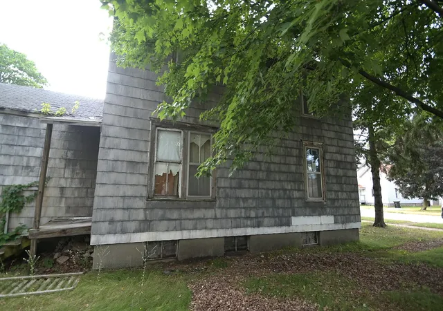 3rd image of 1621 13Th Ave, Menominee, MI 49858 | MLS# 65026039709