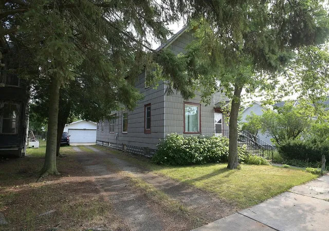 2nd image of 1701 13th Ave, Menominee, MI 49858 | MLS# 65026039727