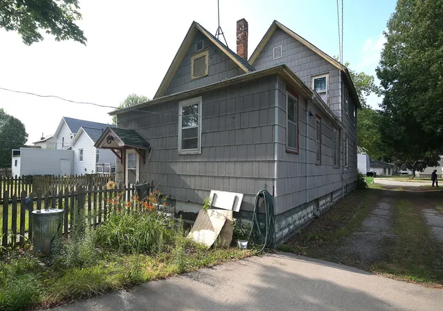 5th image of 1701 13Th Ave, Menominee, MI 49858 | MLS# 65026039727