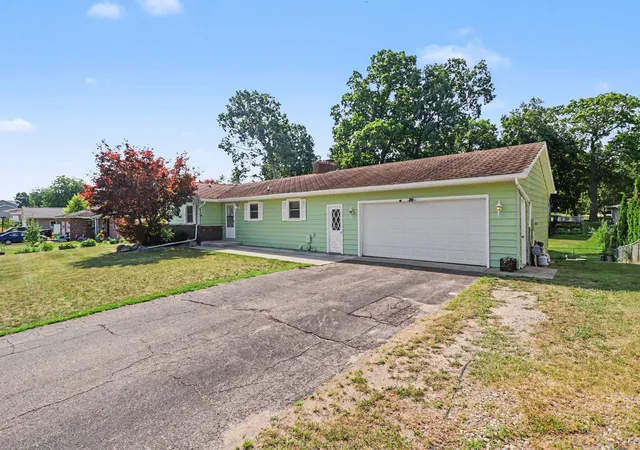 Photo 2 of Single family home for sale at 6480 Ormada Dr, Kalamazoo, MI 49048 | MLS# 66026039730 | Listing updated on 2026-09-16
