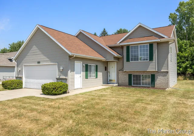 Photo 1 of Single family home for sale at 1930 Mullins Ave Nw, Grand Rapids, MI 49534 | MLS# 65026039728 | Listing updated on 2026-09-14