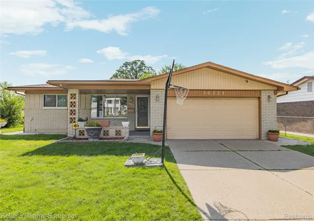 Photo 3 of Single family home for sale at 36221 Pickwick Ct, Sterling Heights, MI 48310 | MLS# 20261059829 | Listing updated on 2026-08-16