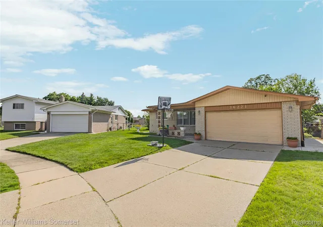 Photo 3 of Single family home for sale at 36221 Pickwick Ct, Sterling Heights, MI 48310 | MLS# 20261059829 | Listing updated on 2026-08-16