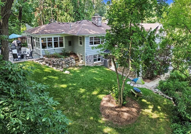1st image of 9 E Heatheridge St, Ann Arbor, MI 48104 | MLS# 81026039736