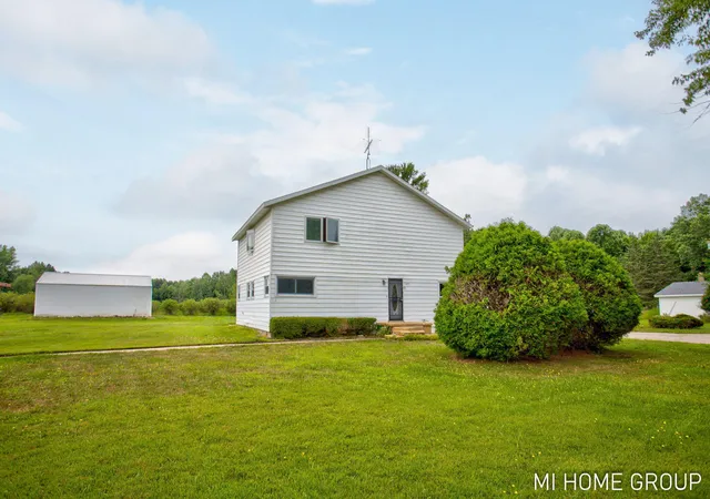 4th image of 74721 30Th Ave, Covert, MI 49043 | MLS# 71026039741