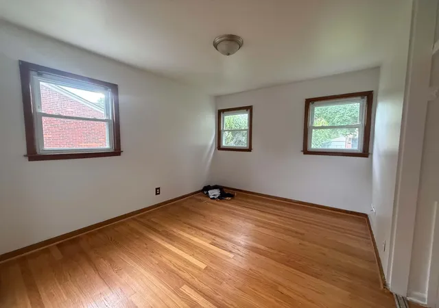 3rd image of 29671 Macintyre St, Livonia, MI 48150 | MLS# 81026039738