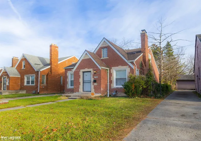 3rd image of 11380 Roxbury St, Detroit, MI 48224 | MLS# 58050216859