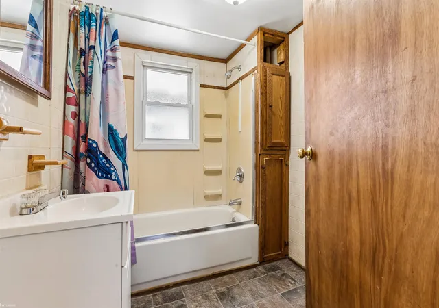 5th image of 1513 9Th St, Port Huron, MI 48060 | MLS# 58050216861