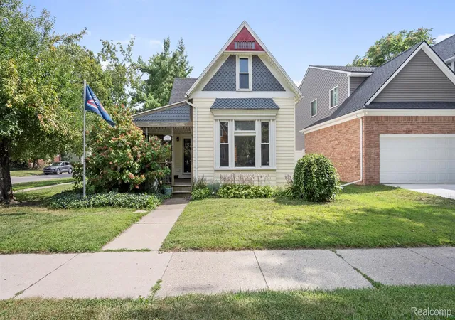 Photo 1 of Sale Pending at 505 Vinewood St, Wyandotte, MI 48192 | MLS# 20261059839 | Listing updated on 2026-08-24