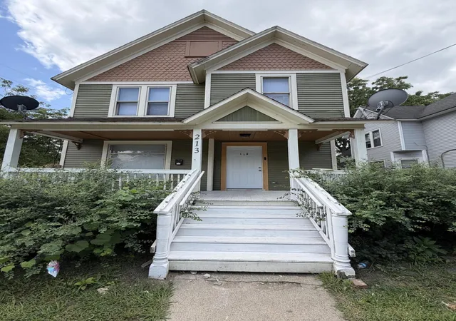 1st image of 213 Burr Oak St, Kalamazoo, MI 49001 | MLS# 65026039746