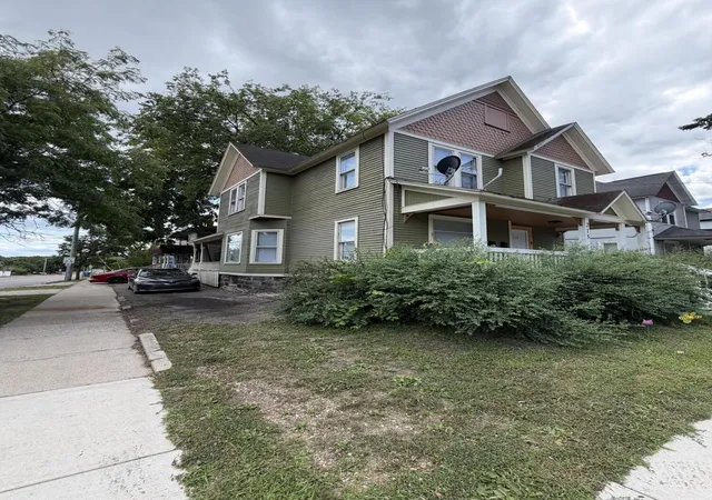 2nd image of 213 Burr Oak St, Kalamazoo, MI 49001 | MLS# 65026039746