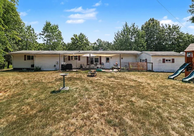 15th image of 2218 Maple Rd, Manistee, MI 49660 | MLS# 67026039765