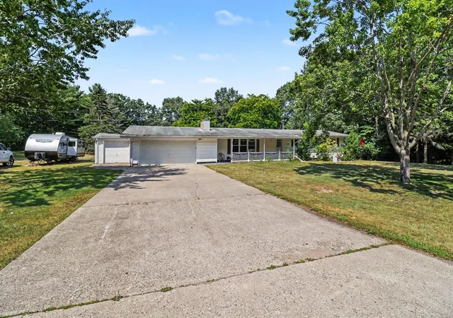 2nd image of 2218 Maple Rd, Manistee, MI 49660 | MLS# 67026039765