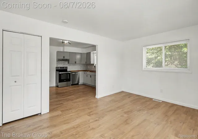 3rd image of 1514 W Atherton Rd, Flint, MI 48507 | MLS# 20261059852
