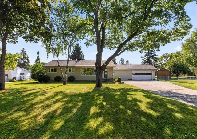 image of 2540 Luella Ave, Saginaw, MI 48603 | MLS# 61050216867