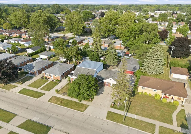 Photo 4 of Single family home for sale at 6466 N Lafayette St, Dearborn Heights, MI 48127 | MLS# 20261059859 | Listing updated on 2026-08-01