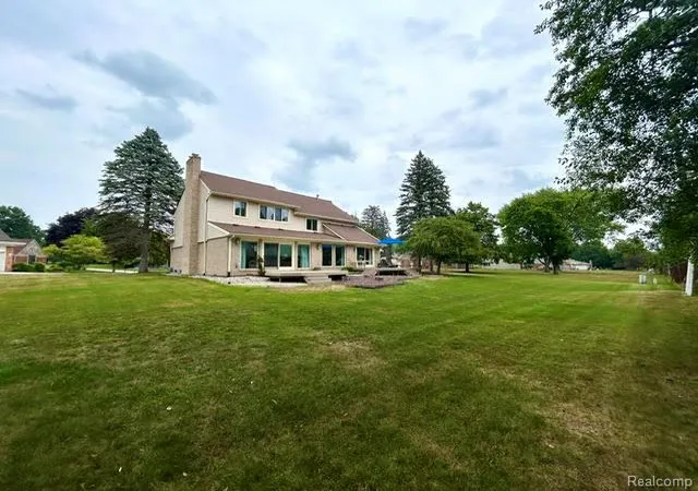 5th image of 2123 Mcintosh Dr, Troy, MI 48098 | MLS# 20261059860
