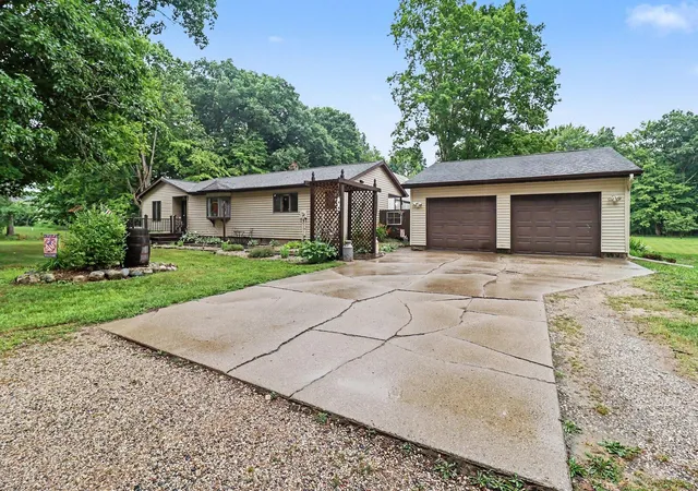 2nd image of 16465 Flarity Rd, Brethren, MI 49619 | MLS# 67026039768