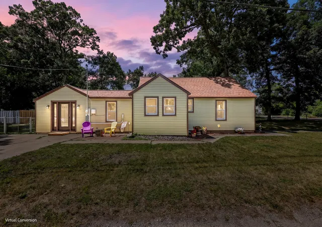 Photo 2 of Single family home for sale at 131 Vista Ter, Muskegon, MI 49442 | MLS# 71026039774 | Listing updated on 2026-09-07