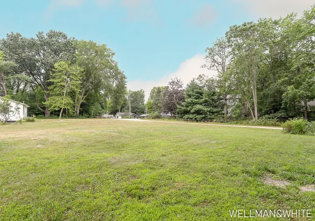 Listing Photo 3 - Condo for sale in building located at 1019-1021 Elizabeth, Saugatuck, MI 49453