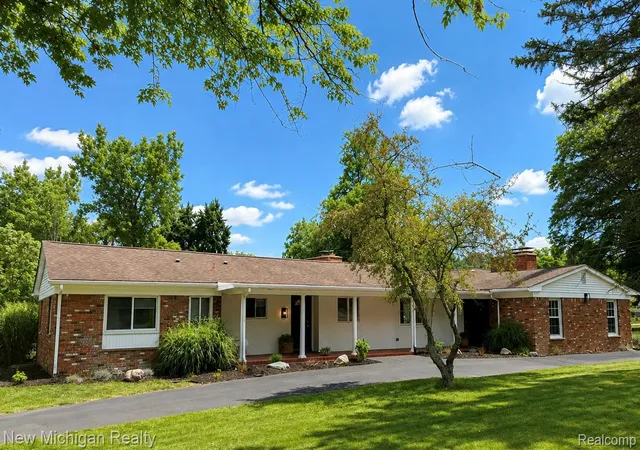 Photo 1 of Single family home for sale at 34281 W Thornbrook Dr, Farmington Hills, MI 48335 | MLS# 20261059863 | Listing updated on 2026-09-13