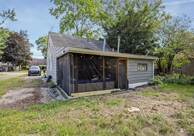 Photo 11 of Single family home for sale at 20816 Midway Ave, Southfield, MI 48075 | MLS# 20261059862 | Listing updated on 2026-09-12