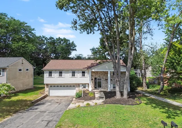 Photo 3 of Single family home for sale at 1560 Chanticlair Cir, Wixom, MI 48393 | MLS# 81026039781 | Listing updated on 2026-08-28
