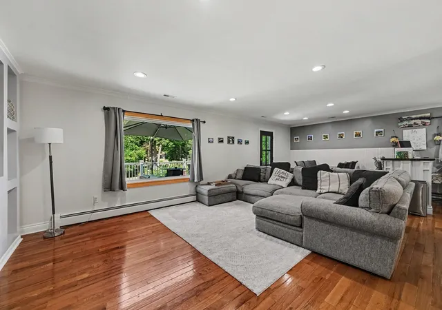 Photo 4 of Single family home for sale at 1560 Chanticlair Cir, Wixom, MI 48393 | MLS# 81026039781 | Listing updated on 2026-08-28
