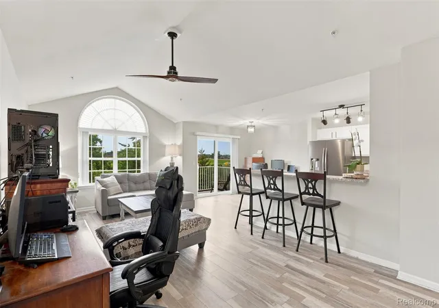 Listing Photo 4 - Condo for sale in building located at 28248 S Pointe Ln, New Baltimore, MI 48051