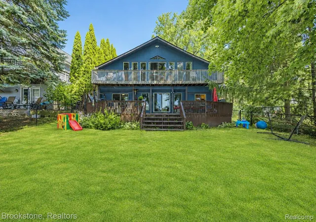 Photo 1 of Single family home for sale at 3235 Mccormick Dr, Waterford, MI 48328 | MLS# 20261059876 | Listing updated on 2026-09-06