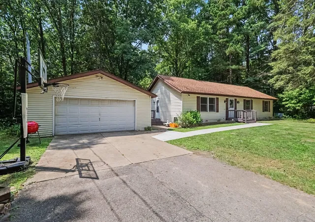 2nd image of 21321 Clear Lake Ave, Battle Creek, MI 49014 | MLS# 64026039792