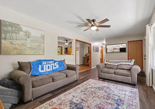 4th image of 21321 Clear Lake Ave, Battle Creek, MI 49014 | MLS# 64026039792