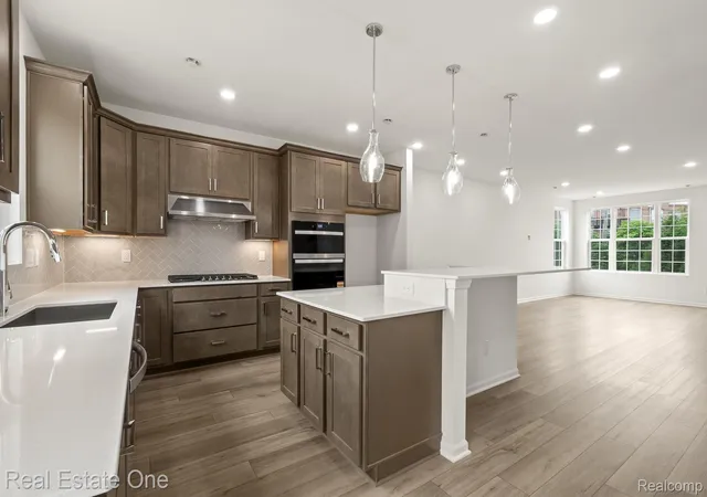 5th image of 309 N Sydney Ct, Plymouth City Wayne, MI 48170 | MLS# 20261059882
