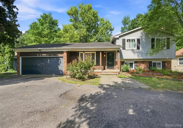 2nd image of 2285 Snellbrook Rd, Auburn Hills, MI 48326 | MLS# 20261059888