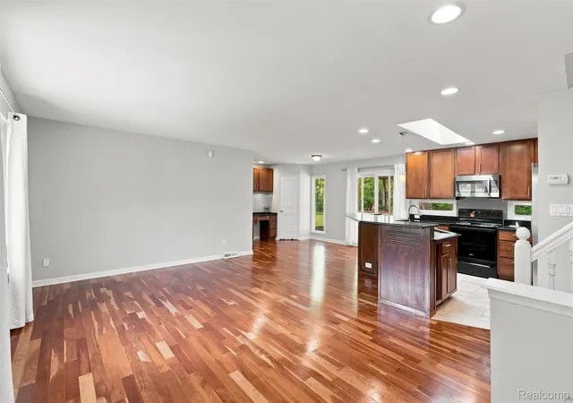 4th image of 2285 Snellbrook Rd, Auburn Hills, MI 48326 | MLS# 20261059888