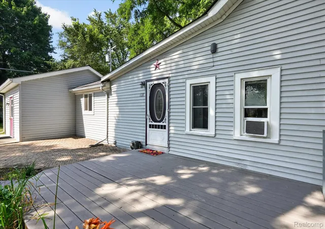 3rd image of 128 Front Dr, Whitmore Lake, MI 48189 | MLS# 20261059890