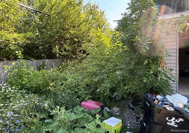 Photo 2 of Single family home for sale at 16211 Manning St, Detroit, MI 48205 | MLS# 20261059892 | Listing updated on 2026-09-09