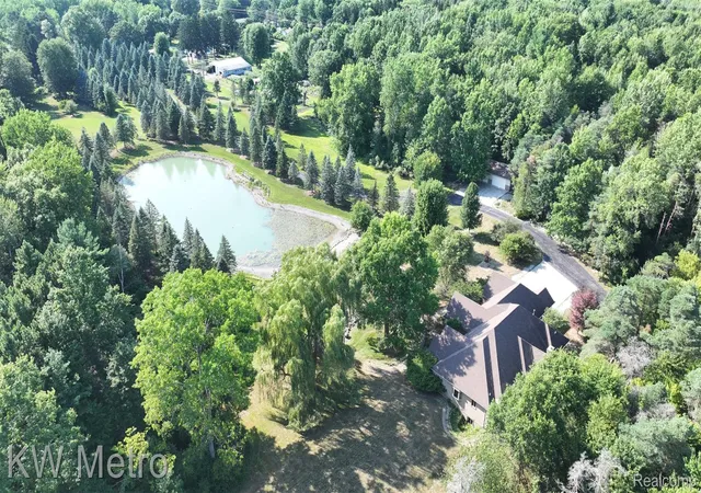 Photo 3 of Single family home for sale at 2315 Weigl Rd, Saginaw, MI 48609 | MLS# 20261059895 | Listing updated on 2026-08-11